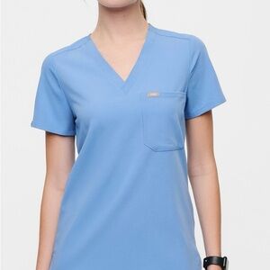 FIGS WOMENS SCRUB SET